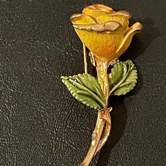 Vintage Carolyn Rafaelian enamel yellow rose pin - Picture 3 of 6